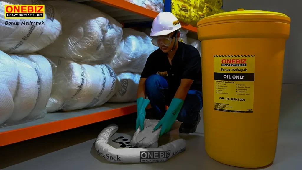 ABSORBENT OIL BOOM Adalah